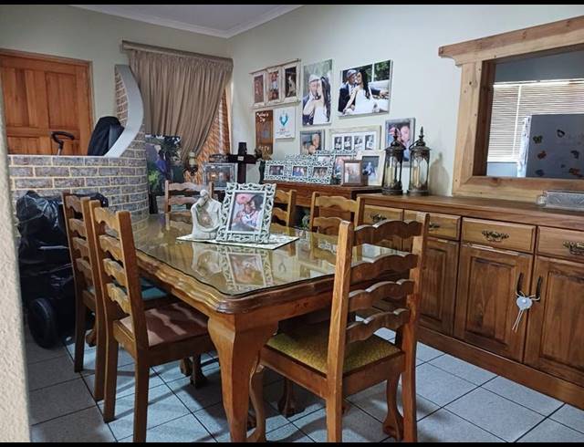 3 BEDROOM HOUSE FOR SALE IN WITFIELD